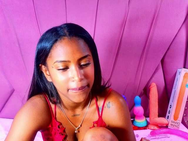 AngeyaPetite live cam on BongaCams