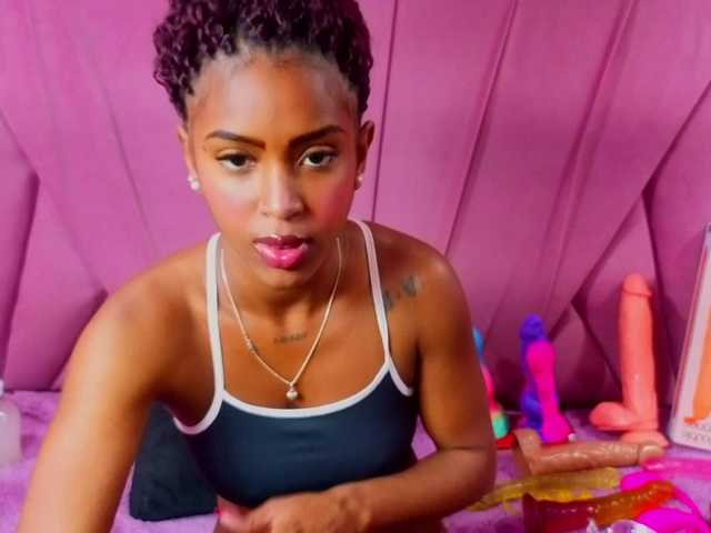 AngeyaPetite live cam on BongaCams
