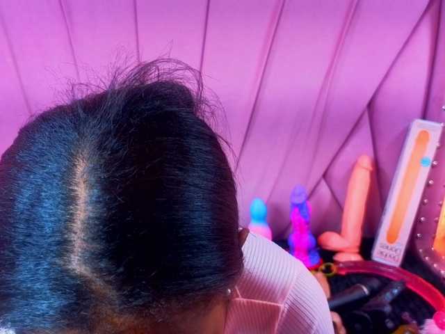 AngeyaPetite live cam on BongaCams