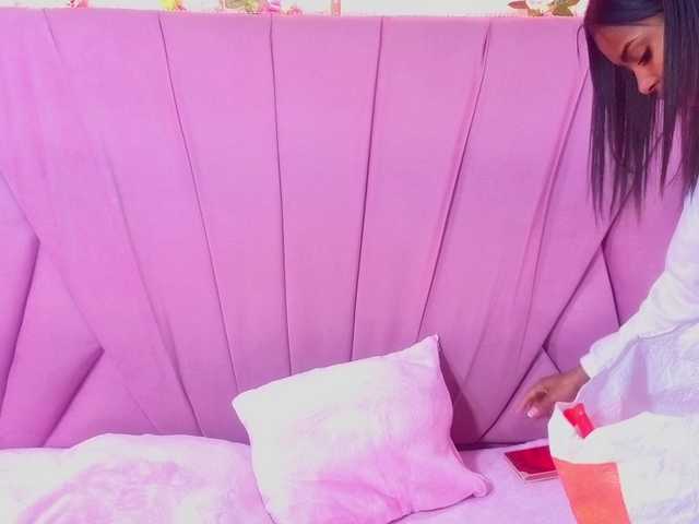 AngeyaPetite live cam on BongaCams