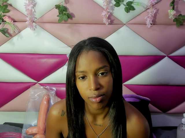 AngeyaPetite's BongaCams show and profile