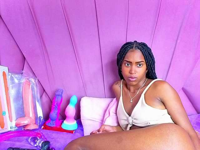 AngeyaPetite live cam on BongaCams