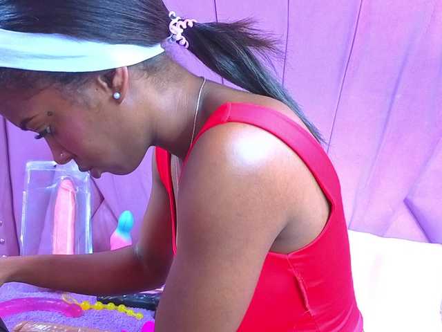 AngeyaPetite live cam on BongaCams