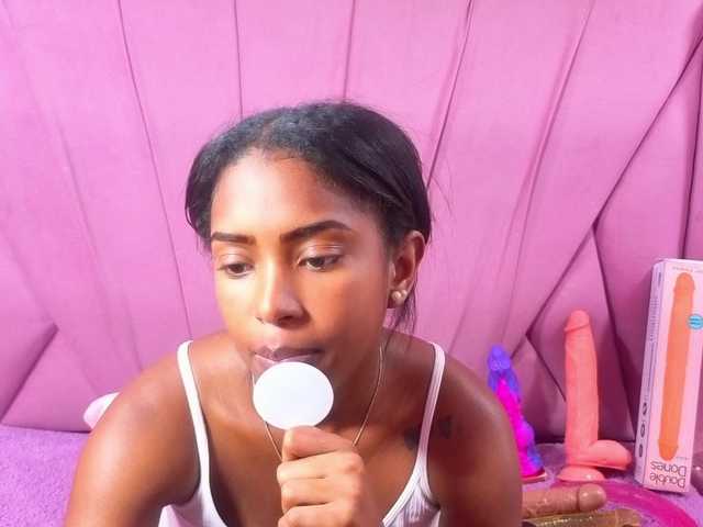 AngeyaPetite live cam on BongaCams