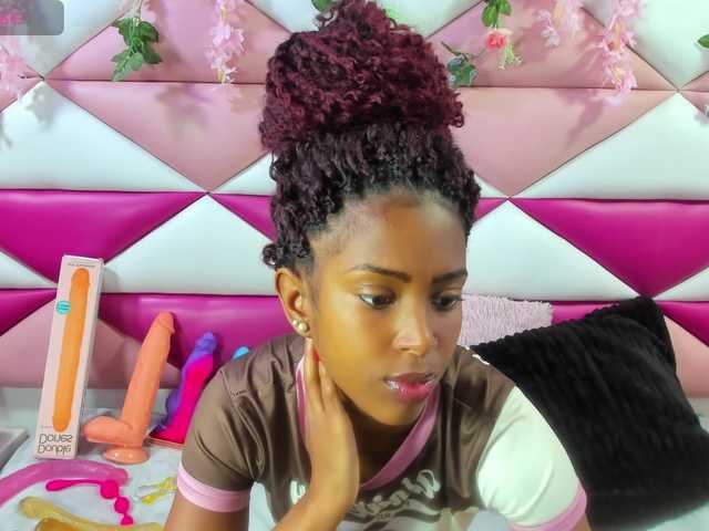 AngeyaPetite live cam on BongaCams