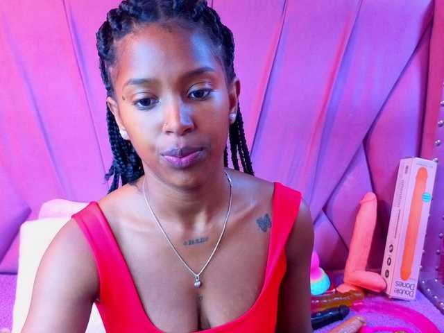 AngeyaPetite live cam on BongaCams
