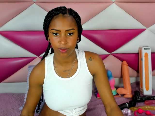 AngeyaPetite live cam on BongaCams
