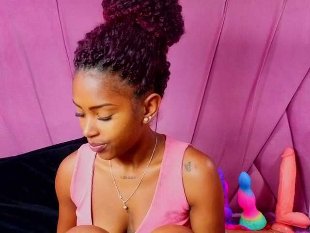 AngeyaPetite live webcam show