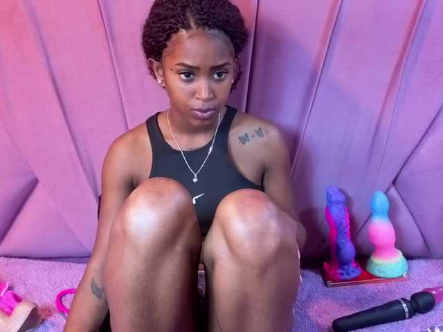 AngeyaPetite live cam on BongaCams