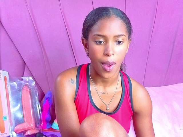 AngeyaPetite live cam on BongaCams