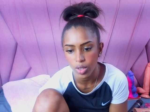 AngeyaPetite live cam on BongaCams