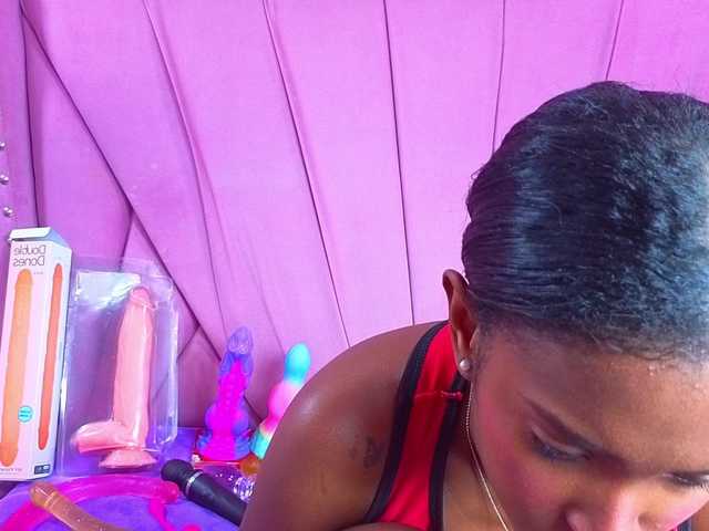 AngeyaPetite live cam on BongaCams