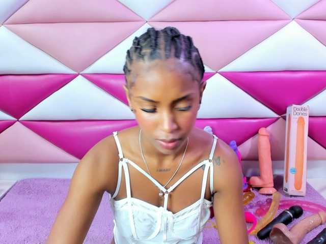 AngeyaPetite live cam on BongaCams