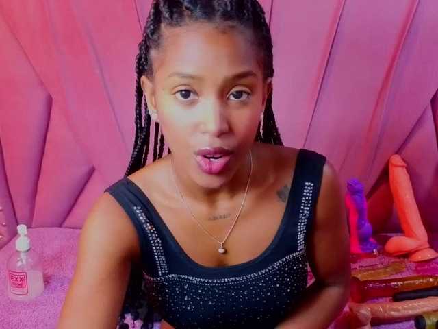 AngeyaPetite live cam on BongaCams