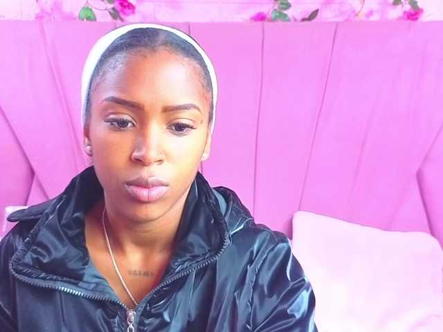 AngeyaPetite live cam on BongaCams