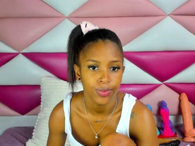 AngeyaPetite live cam on BongaCams
