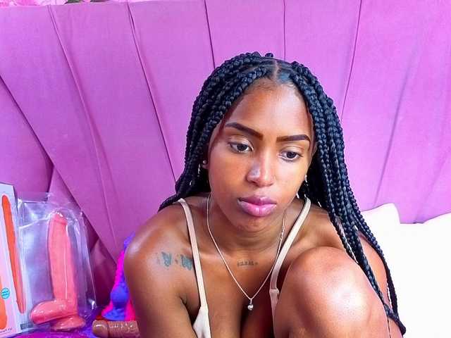 AngeyaPetite live cam on BongaCams