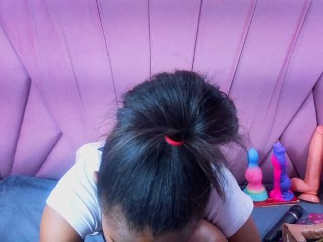 AngeyaPetite live cam on BongaCams