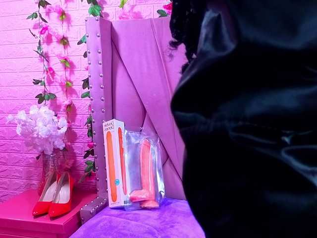 AngeyaPetite live cam on BongaCams