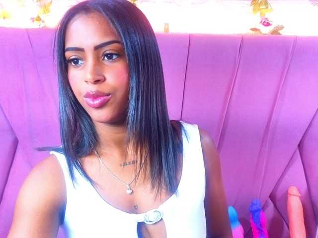 AngeyaPetite live cam on BongaCams