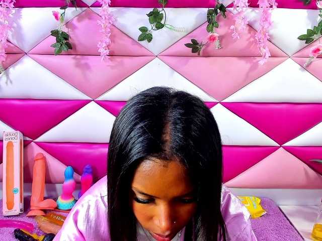 AngeyaPetite live cam on BongaCams