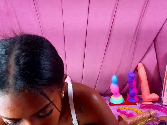 AngeyaPetite live cam on BongaCams
