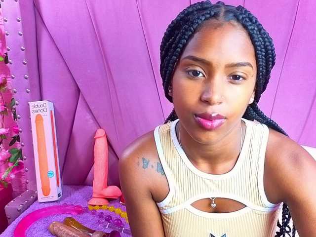 AngeyaPetite live cam on BongaCams