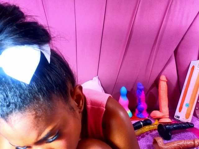 AngeyaPetite live cam on BongaCams