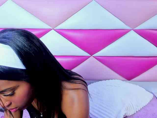 Modelo: AngeyaPetite