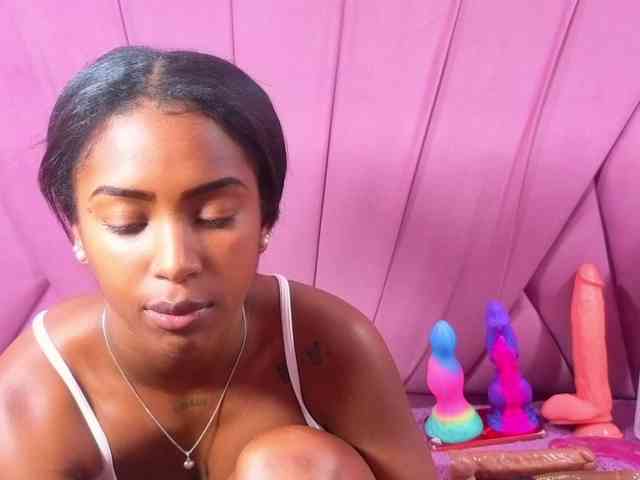 AngeyaPetite webcam