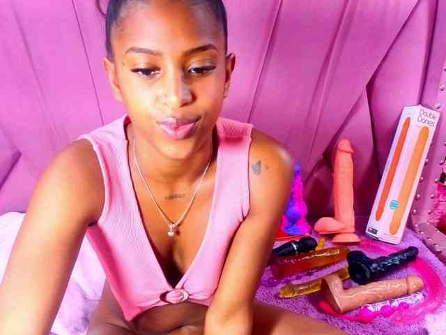 AngeyaPetite webcam