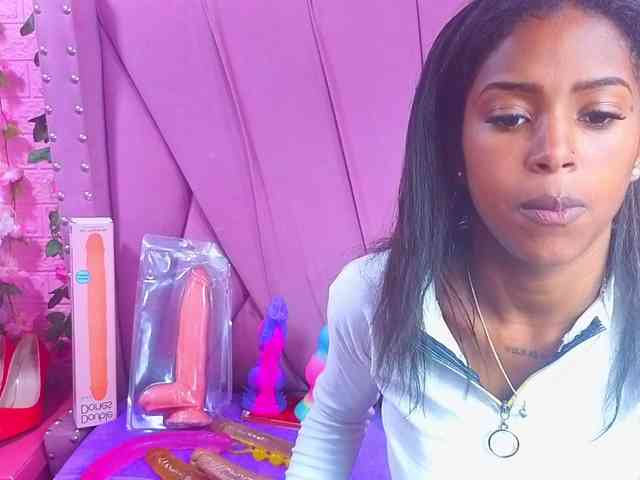 AngeyaPetite webcam