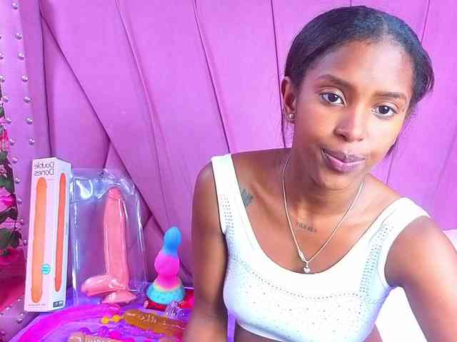 AngeyaPetite webcam