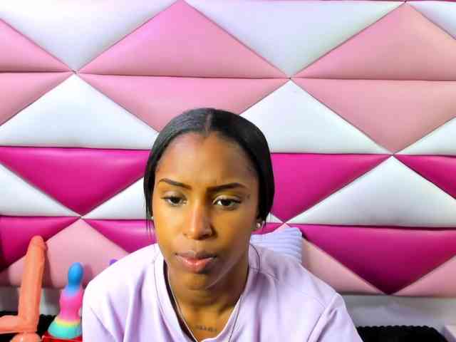 AngeyaPetite webcam