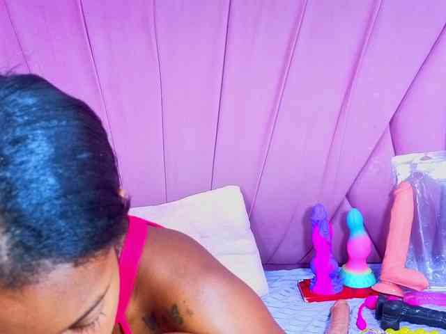 AngeyaPetite webcam