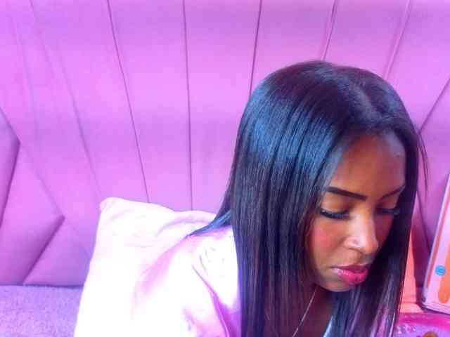 AngeyaPetite webcam