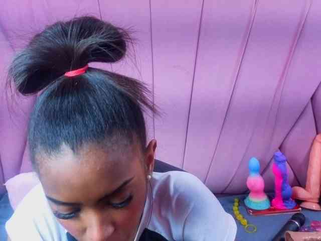 AngeyaPetite's webcam live show