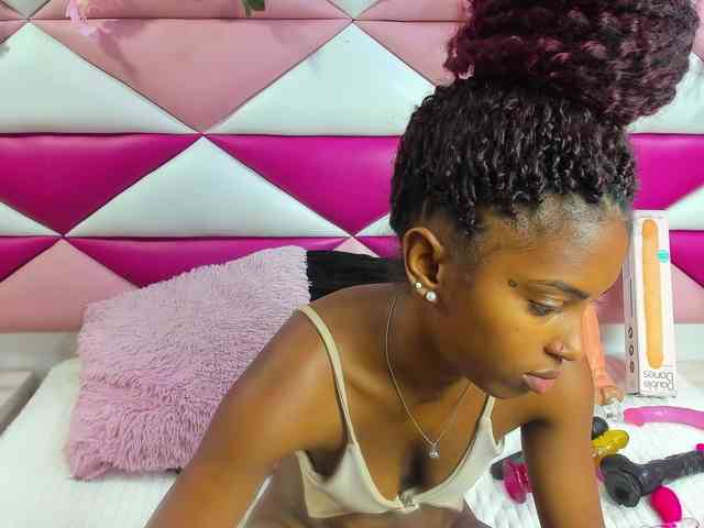 AngeyaPetite webcam