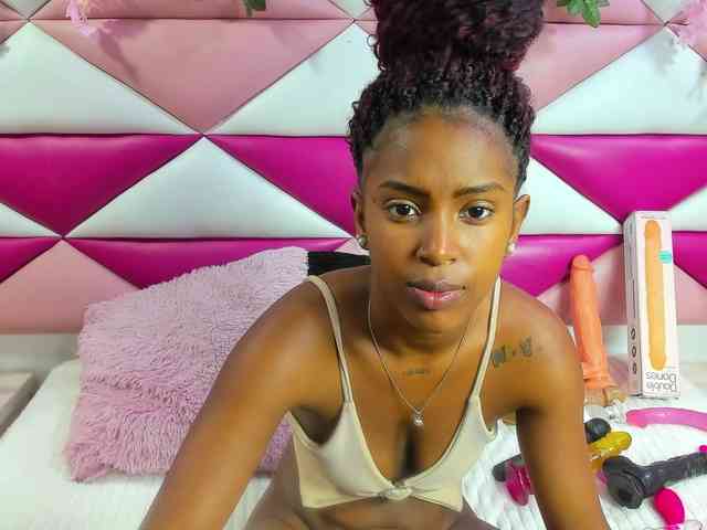 AngeyaPetite webcam
