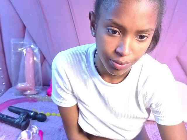 AngeyaPetite webcam