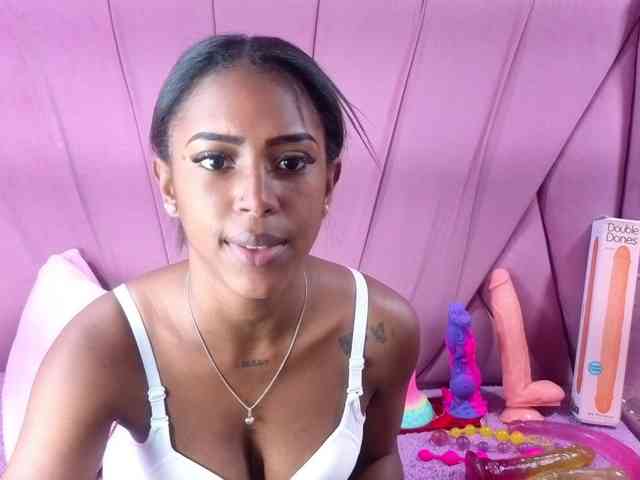 AngeyaPetite webcam