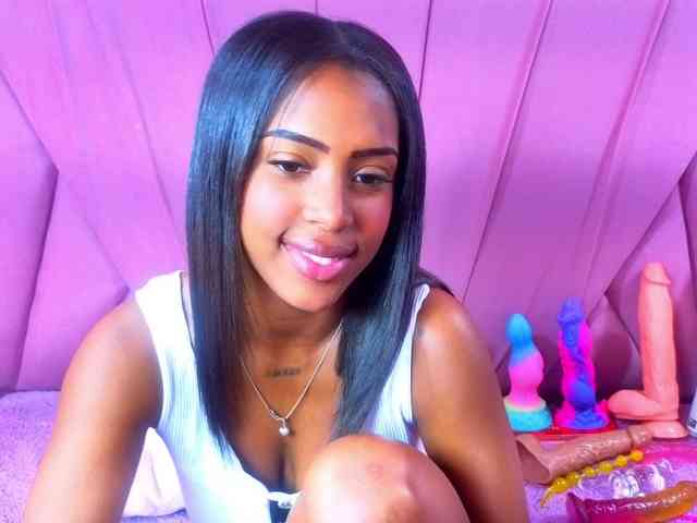 AngeyaPetite webcam