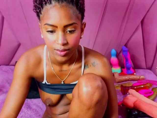 AngeyaPetite webcam