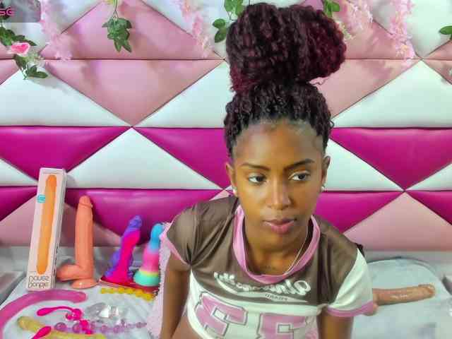 AngeyaPetite webcam