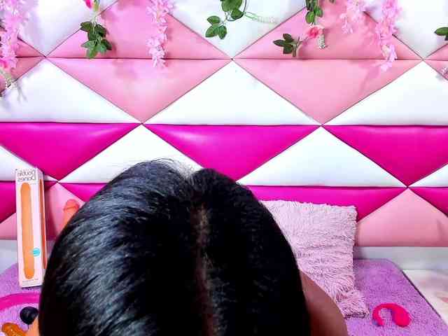 AngeyaPetite webcam
