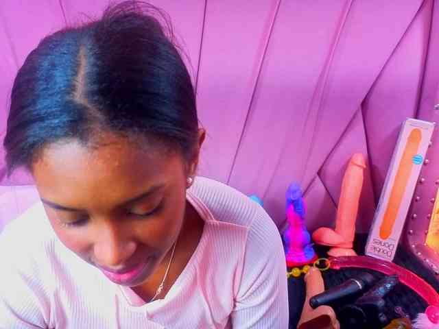 AngeyaPetite webcam