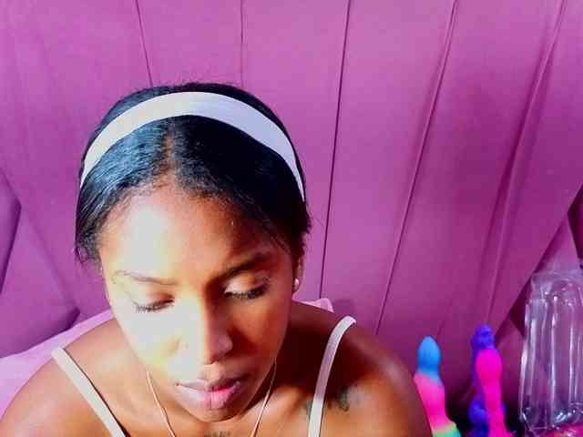 AngeyaPetite webcam