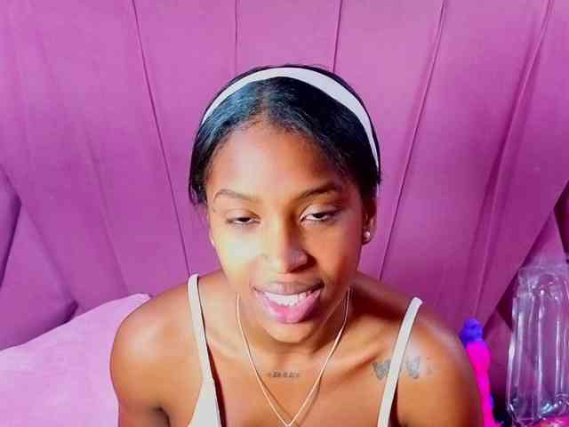 AngeyaPetite webcam