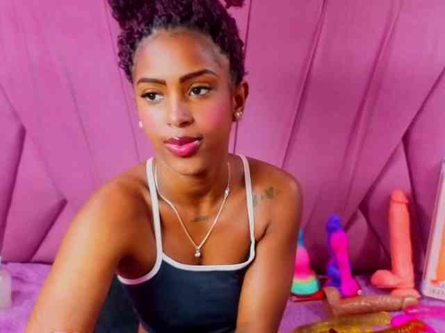 AngeyaPetite webcam