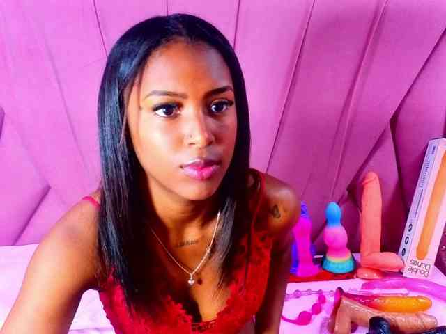 AngeyaPetite webcam